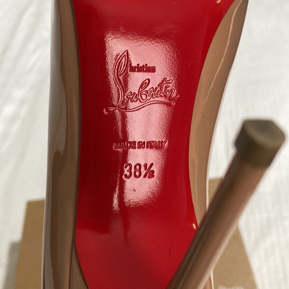 Authentic Christian Louboutin nude 38.5 red bottoms heels - Picture 9 of 9